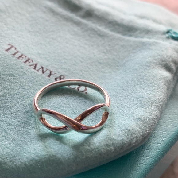 Tiffany&co Infinity ring 7.5 - Picture 2 of 4